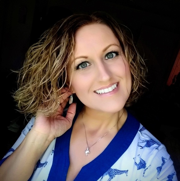 Meet your Posher, Idena - Picture 2 of 4